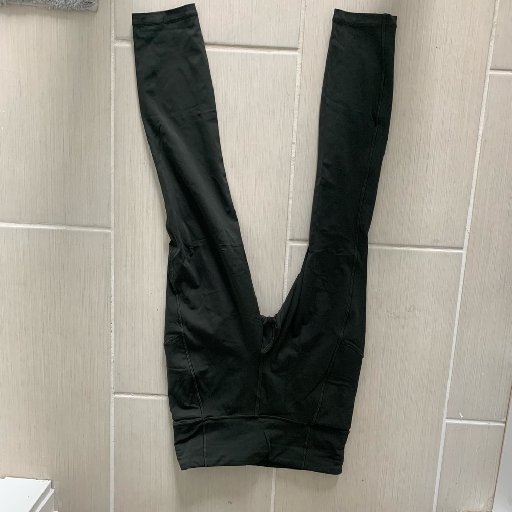 Woman’s lululemon speed up tight